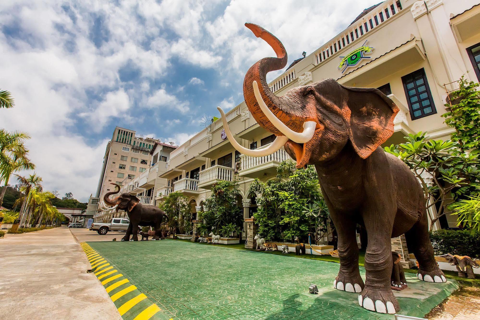 Domrai Boutique Hotel Sihanoukville Exterior photo