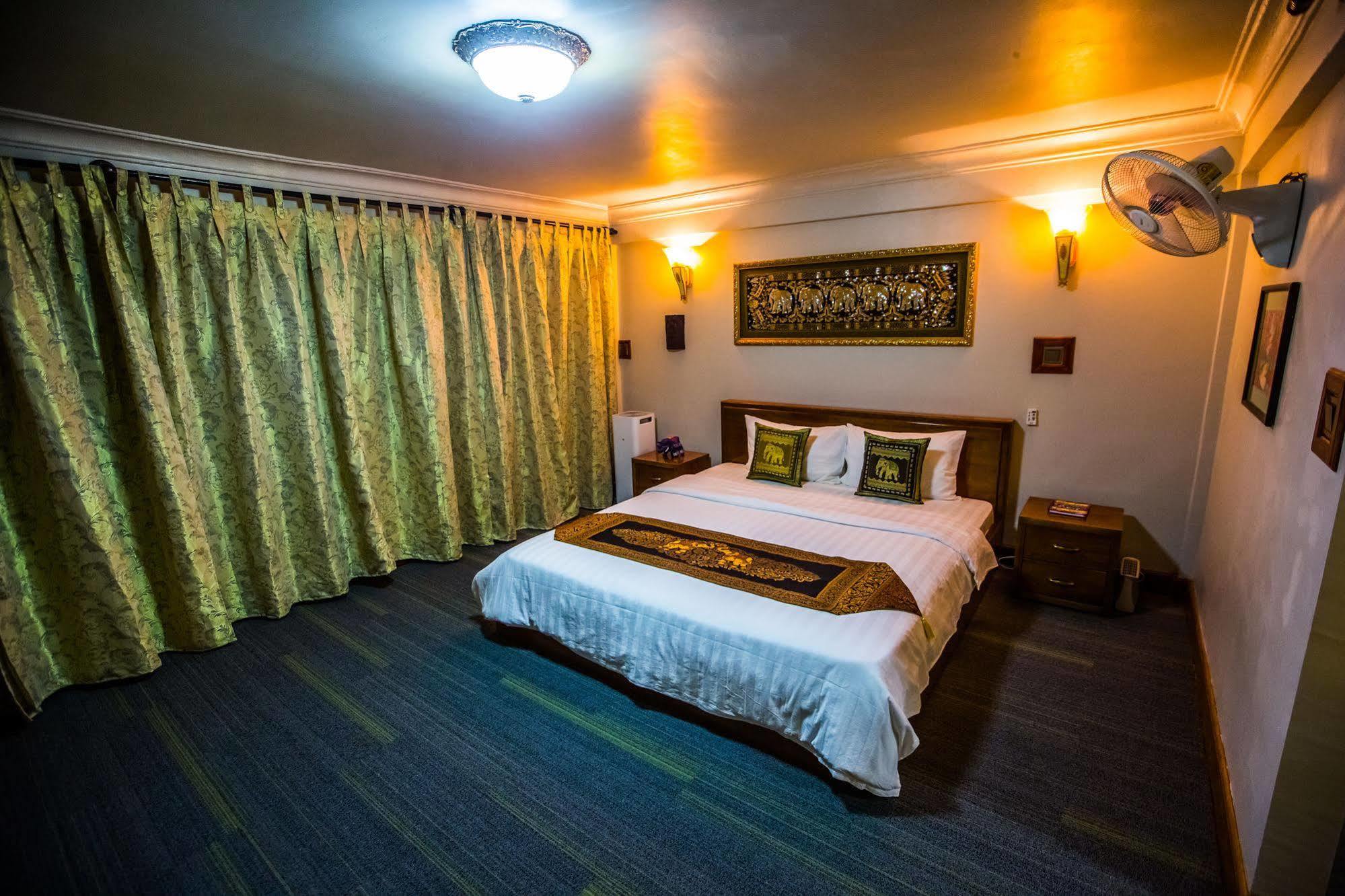 Domrai Boutique Hotel Sihanoukville Exterior photo