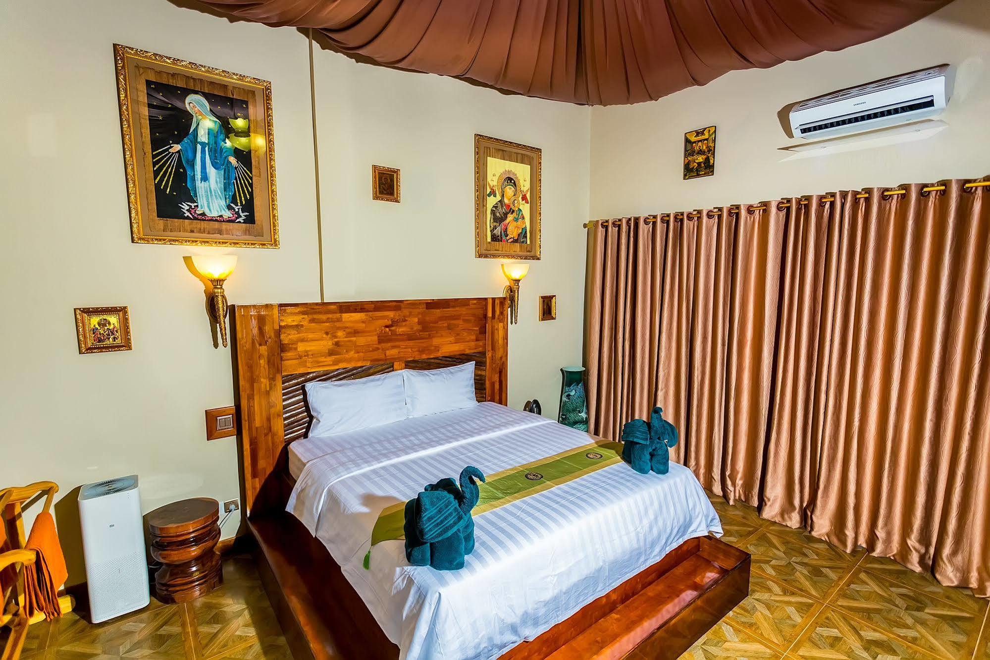 Domrai Boutique Hotel Sihanoukville Exterior photo